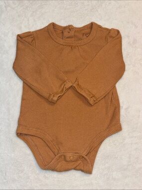 RZ by Rachel Zoe Ribbed Long-Sleeve Baby One-Piece in Caramel Brown